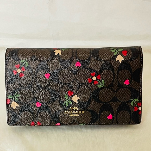 NWT Coach Anna Foldover Clutch Crossbody in Signature Canvas with heart print - Picture 4 of 13